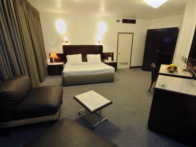 Astoria Hotel 300719