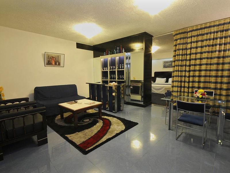 Astoria Hotel 300720