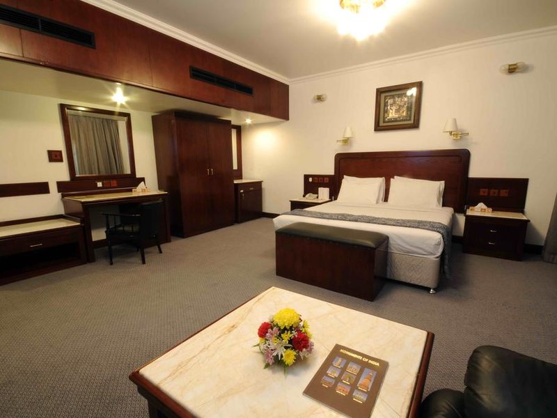 Astoria Hotel 300722