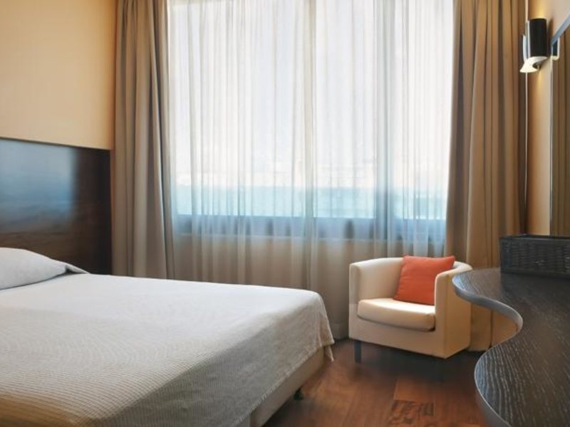 Athens Center Square 78549