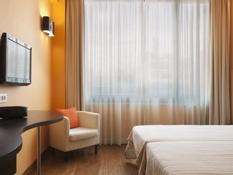 Athens Center Square 78556