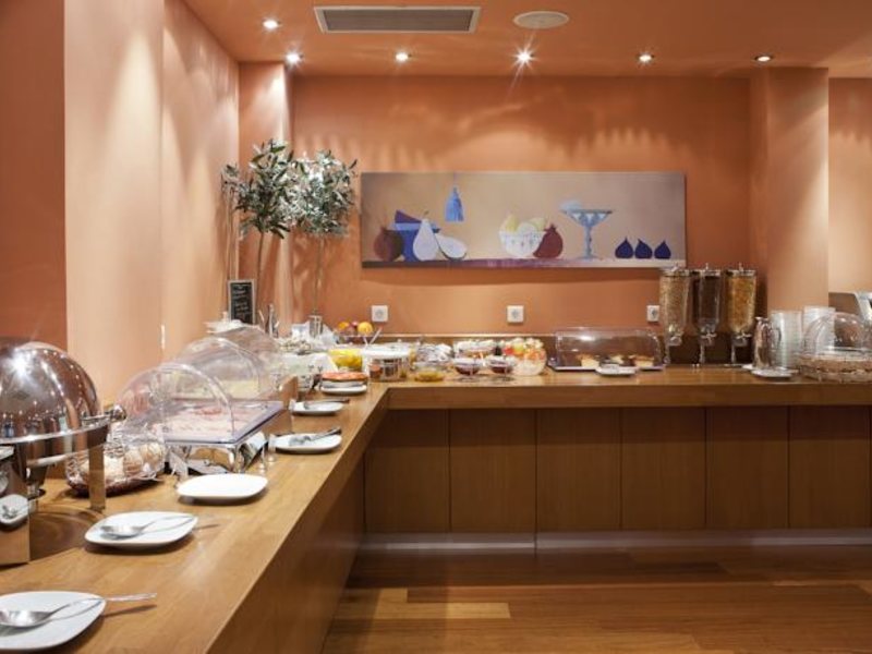 Athens Center Square 78558