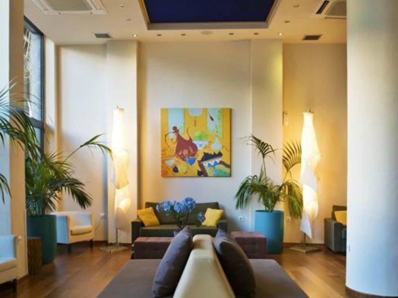 Athens Center Square 78560