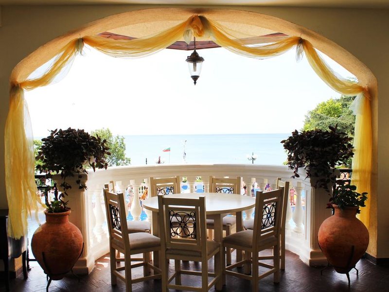 Atrium Beach Hotel & Residence 309630