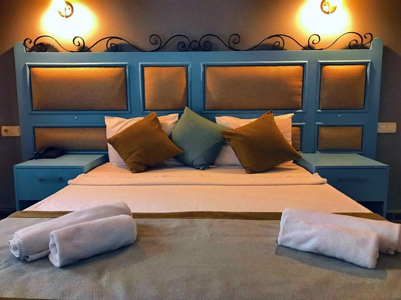 Atrium Hotel  184096