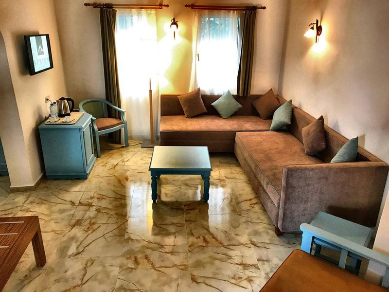 Atrium Hotel  184099