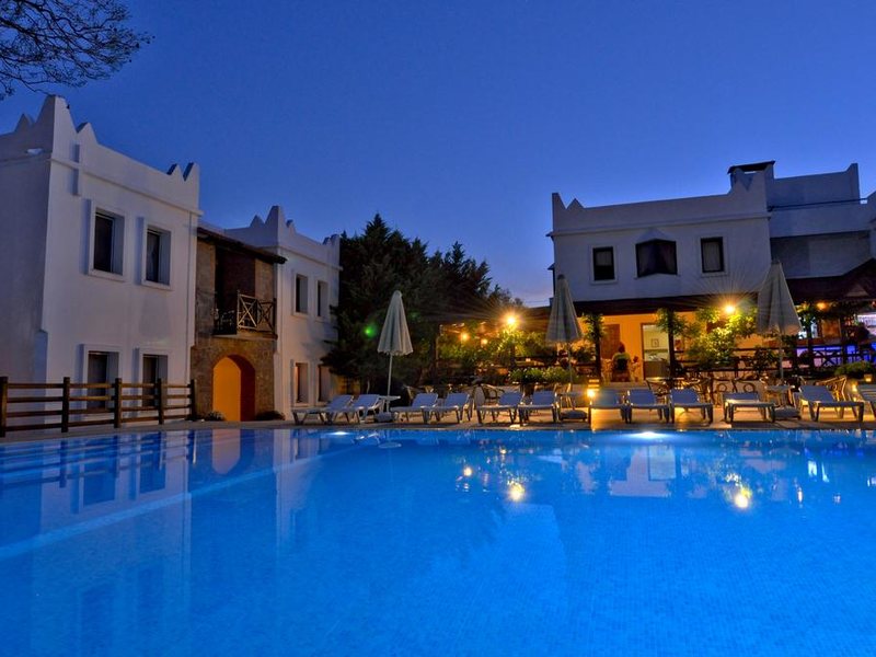 Atrium Hotel  184100