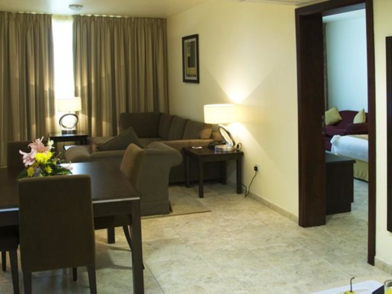 Avari Hotel Apartments Al Barsha 132109