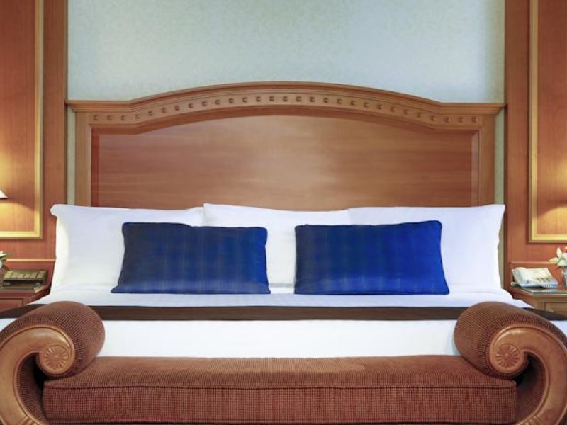 Avenue Hotel (ех 48137