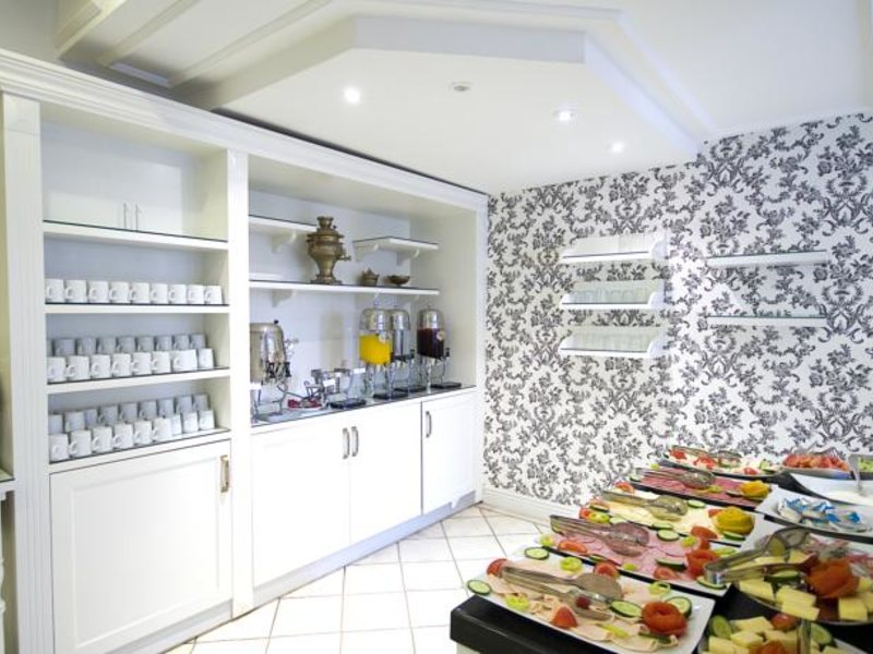 Avicenna Hotel 62896