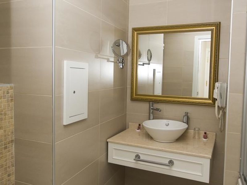 Avicenna Hotel 62913