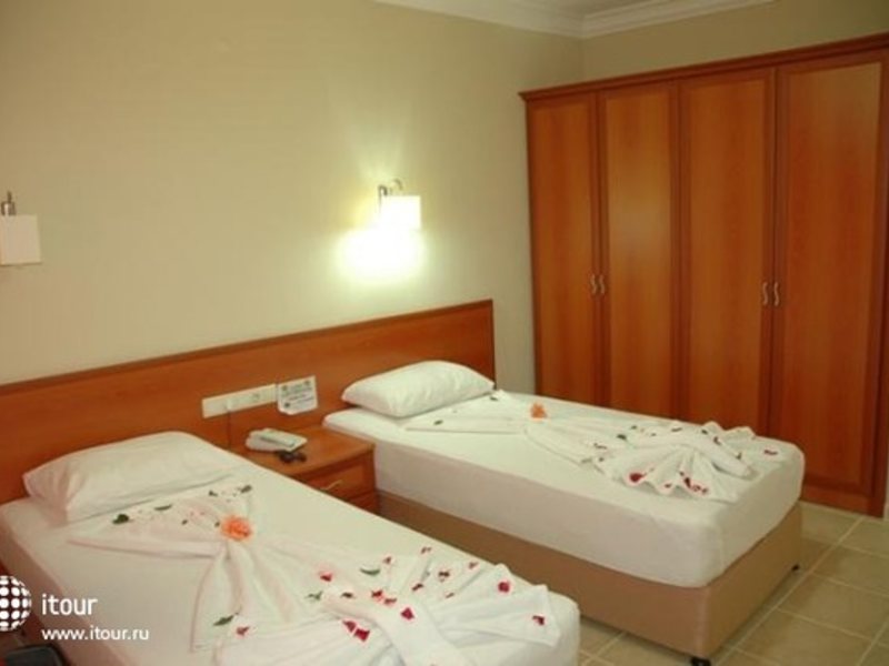 Azalea Apart Hotel  281300