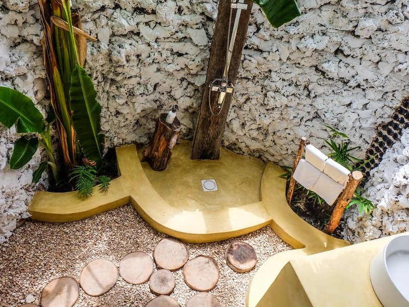 B4 Beach Club 321536