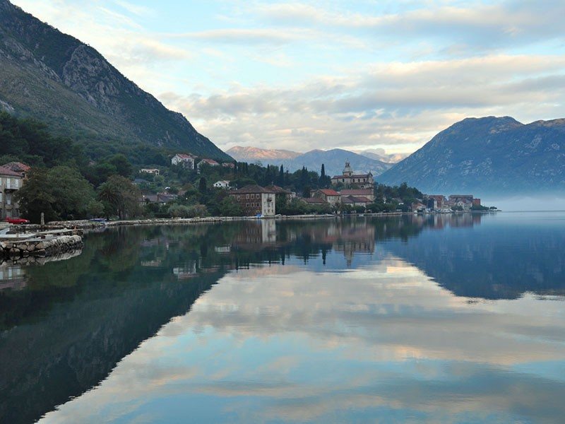 BOKELSKI DVORI 68032