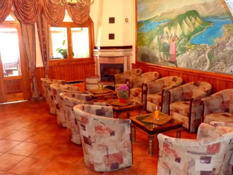 BOKELSKI DVORI 68038