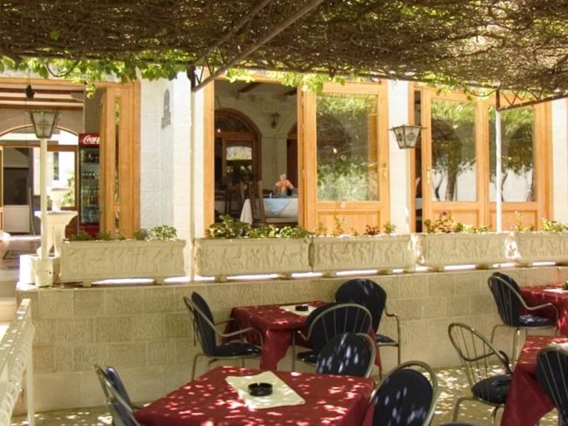 BOKELSKI DVORI 68045