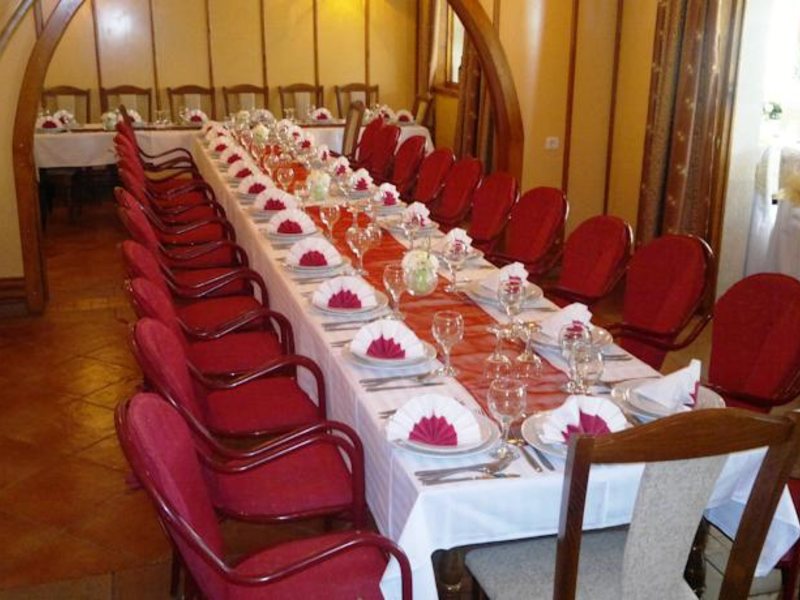 BOKELSKI DVORI 68059