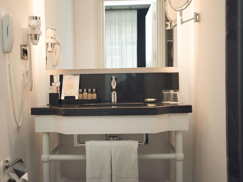 BVS Lush Hotel 281404
