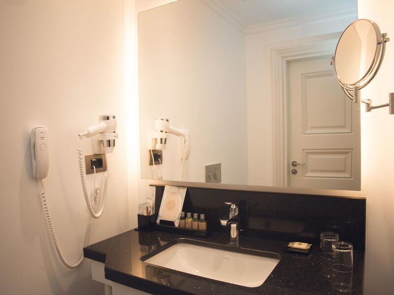 BVS Lush Hotel 281405