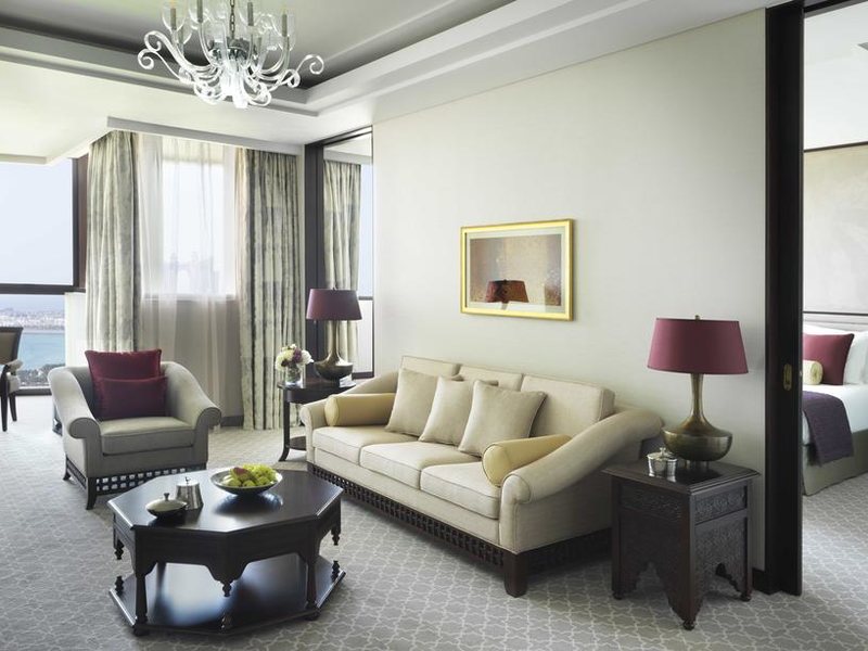 Bab Al Qasr Hotel  203945