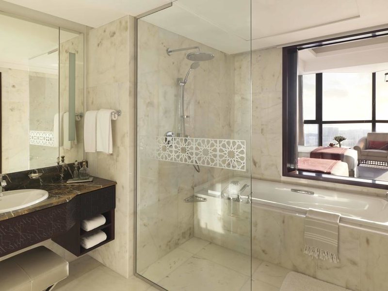 Bab Al Qasr Hotel  203960