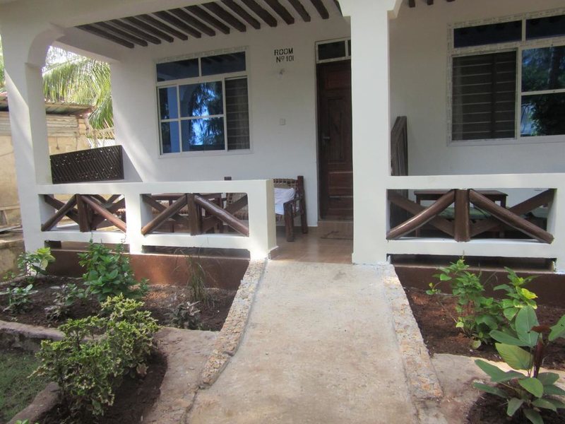 Baraka Beach Bungalows 230355