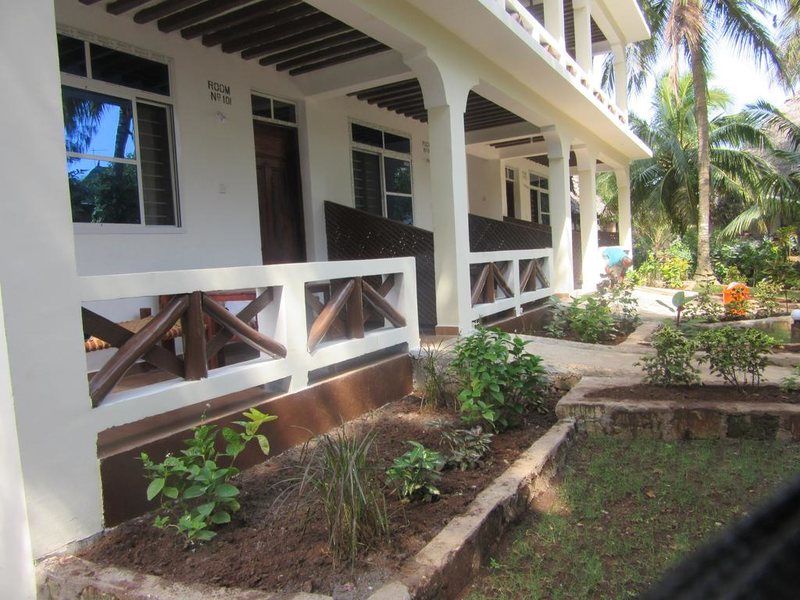Baraka Beach Bungalows 230357