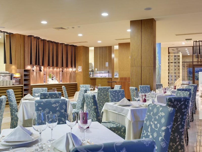 Barcelo Royal Beach  174291