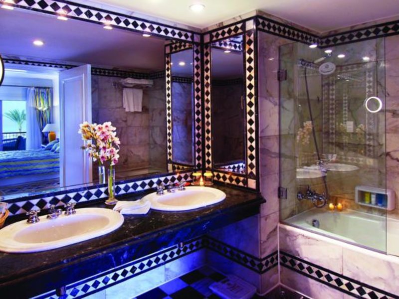 Baron Deluxe Resort 121951