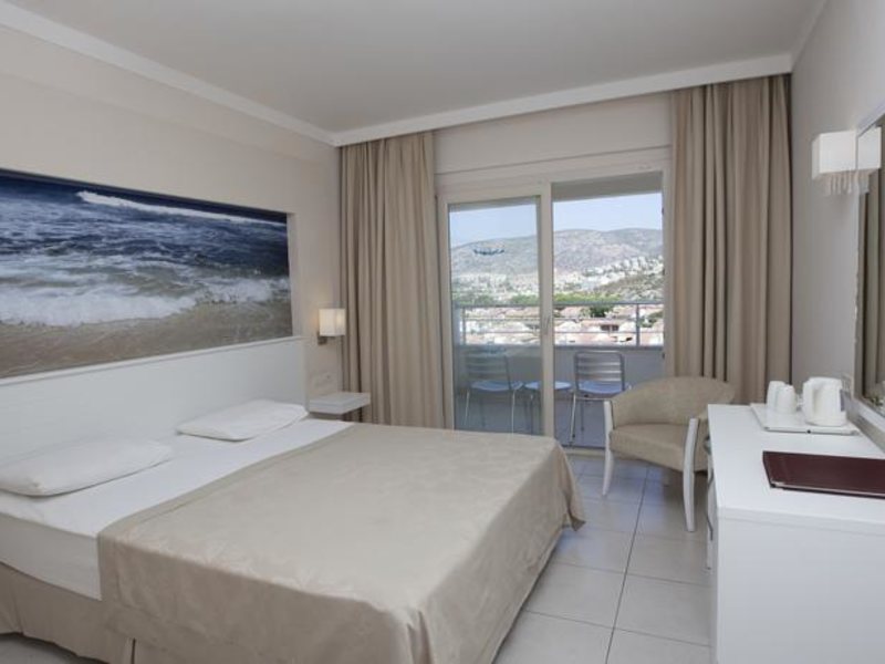 Batihan Beach Resort & Spa 77300