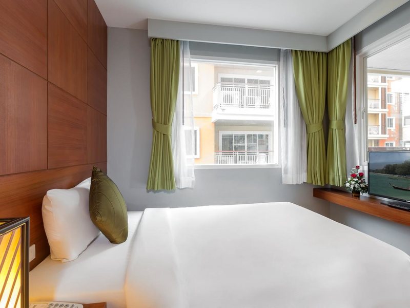 Baumann Residence 198060