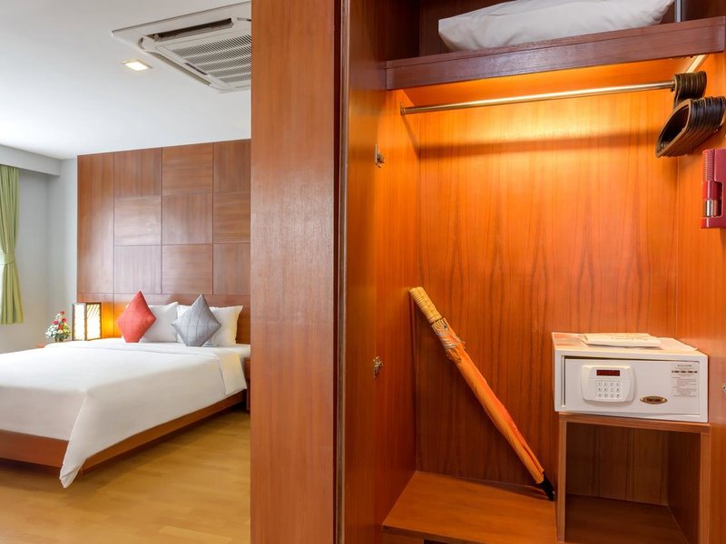 Baumann Residence 198063