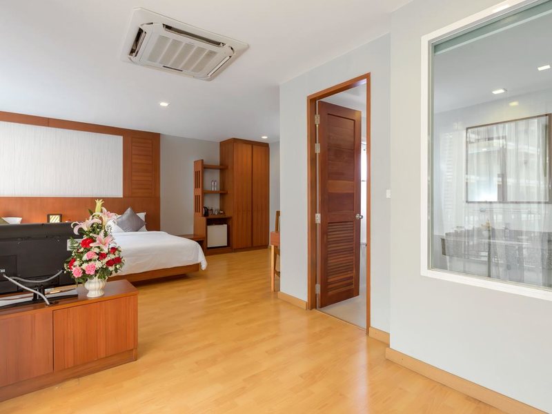 Baumann Residence 198080