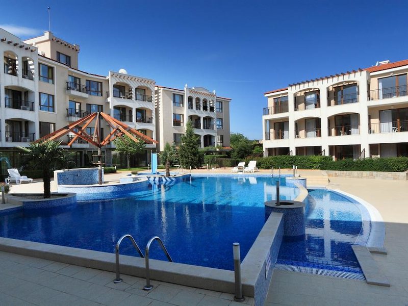 Bay Apartments  164019