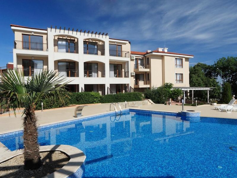 Bay Apartments  164021