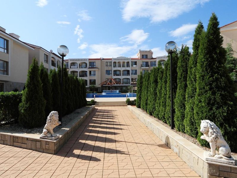 Bay Apartments  164022