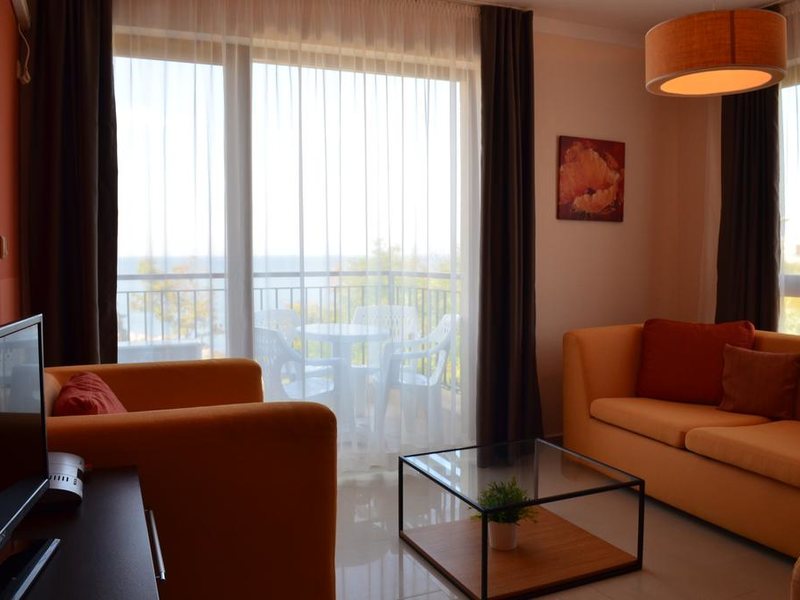 Bay Apartments  164026