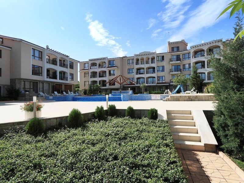 Bay Apartments  164028