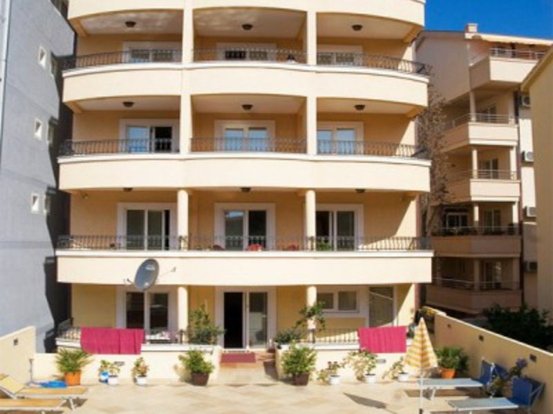 Becici Studios 307608