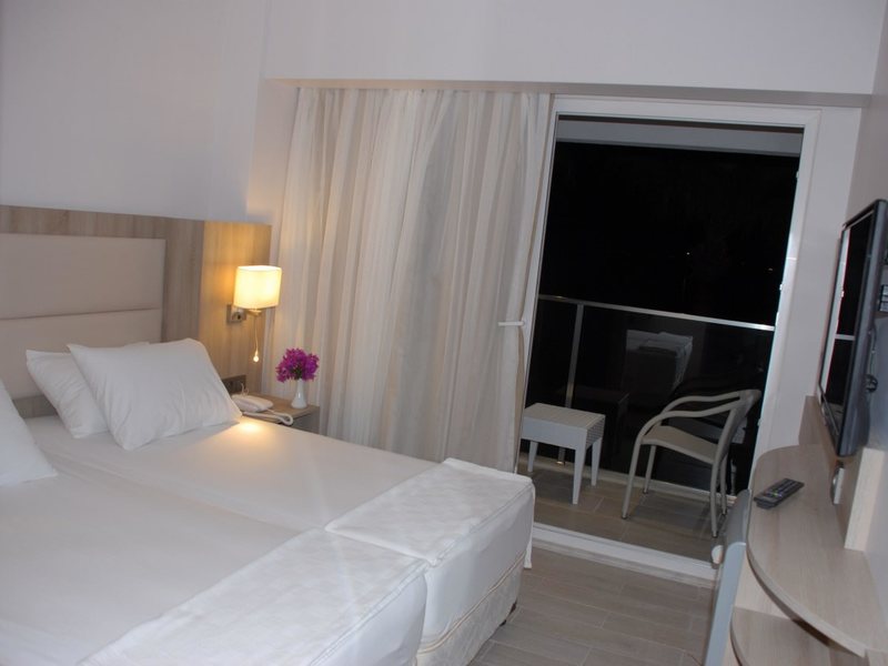 Begonville Beach Hotel  95320