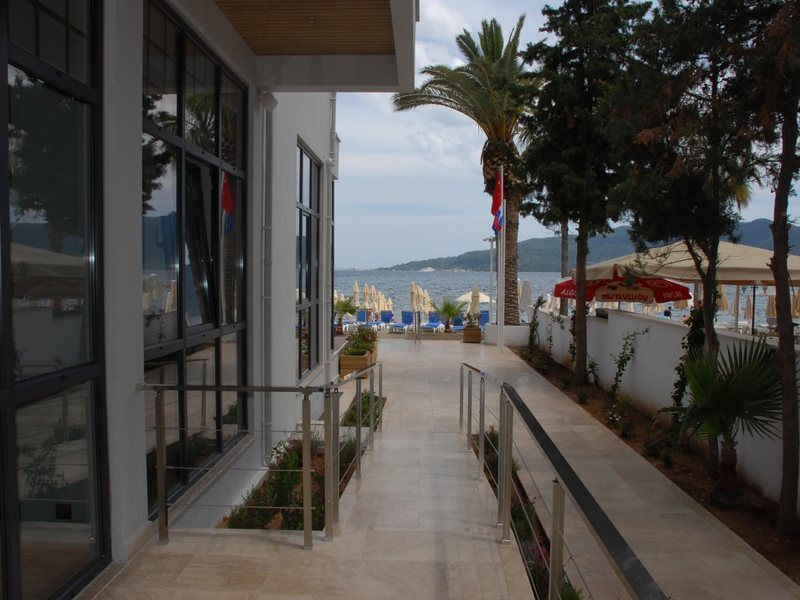 Begonville Beach Hotel  95326