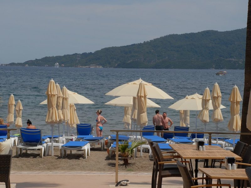 Begonville Beach Hotel  95328