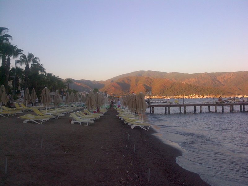 Begonville Beach Hotel  95332