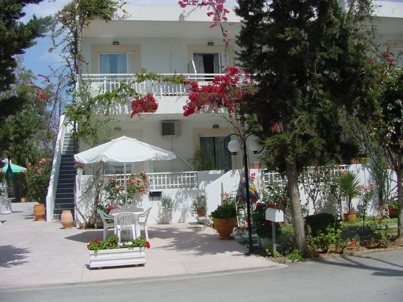 Bella Casita Family Apartments 100665