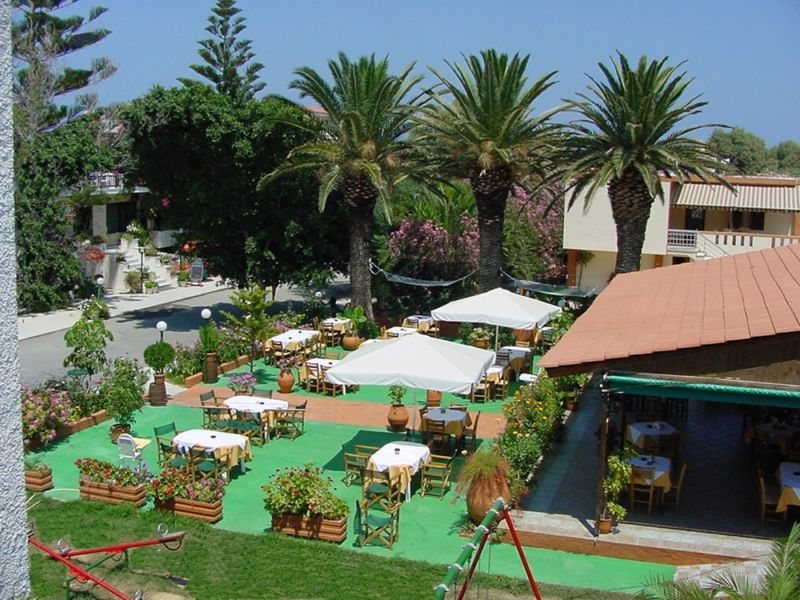 Bella Casita Family Apartments 100671