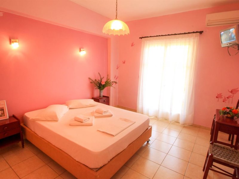 Bella Vista Hotel & Studios (ex 254917