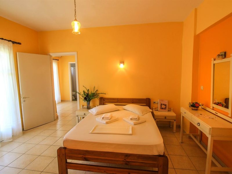 Bella Vista Hotel & Studios (ex 254918