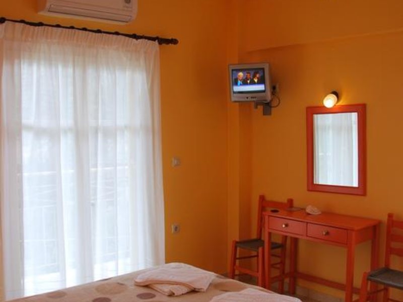 Bella Vista Hotel & Studios (ex 254944