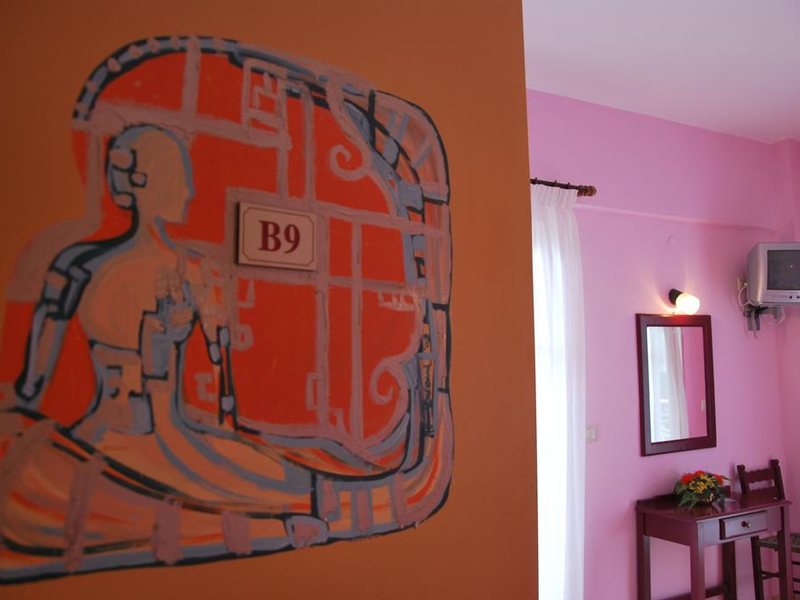 Bella Vista Hotel & Studios (ex 254947