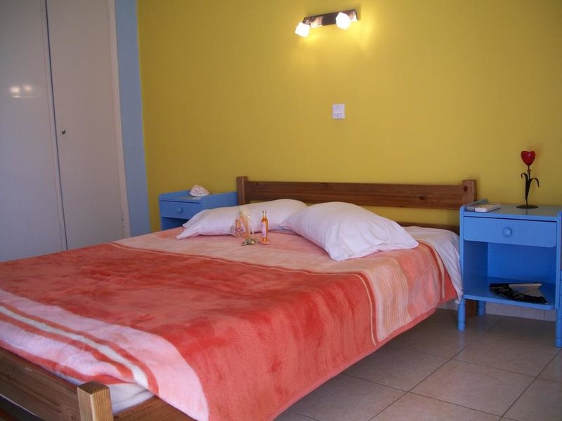 Bella Vista Hotel & Studios (ex 254956